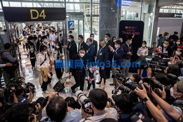 韩媒称中国游客在泰国享受“国宾待遇”：副总理迎接 感觉像明星。